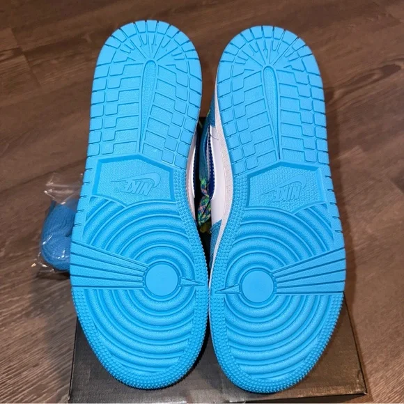 Nike Air Jordan 1 Mid SE GS 'Sprite' Size 4.5Y - Picture 7 of 7